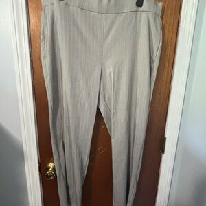 Chic Women's Gray Trousers